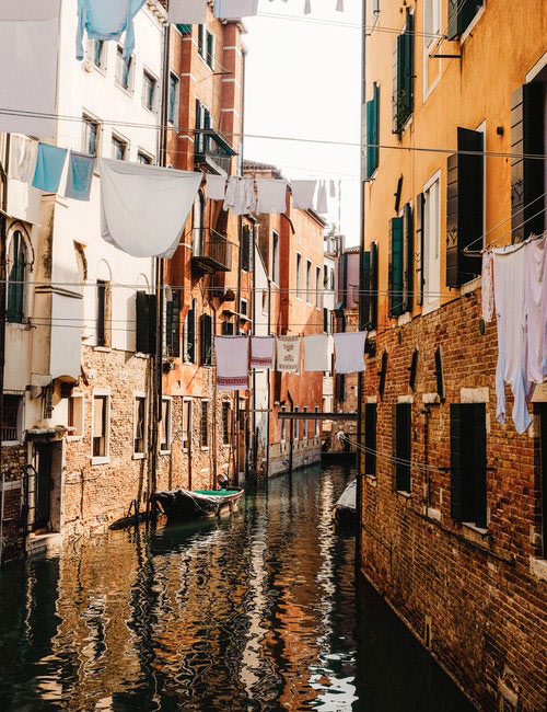 photo-1512460439543-a155b10e5df3