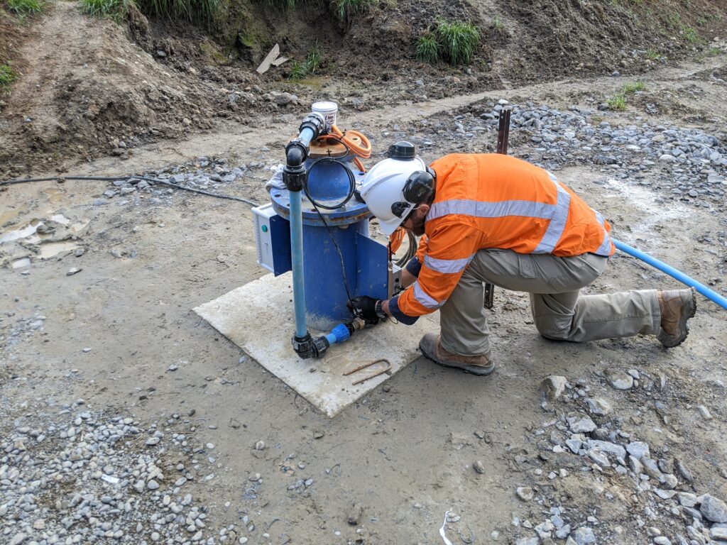 Water well pumped volumes and level